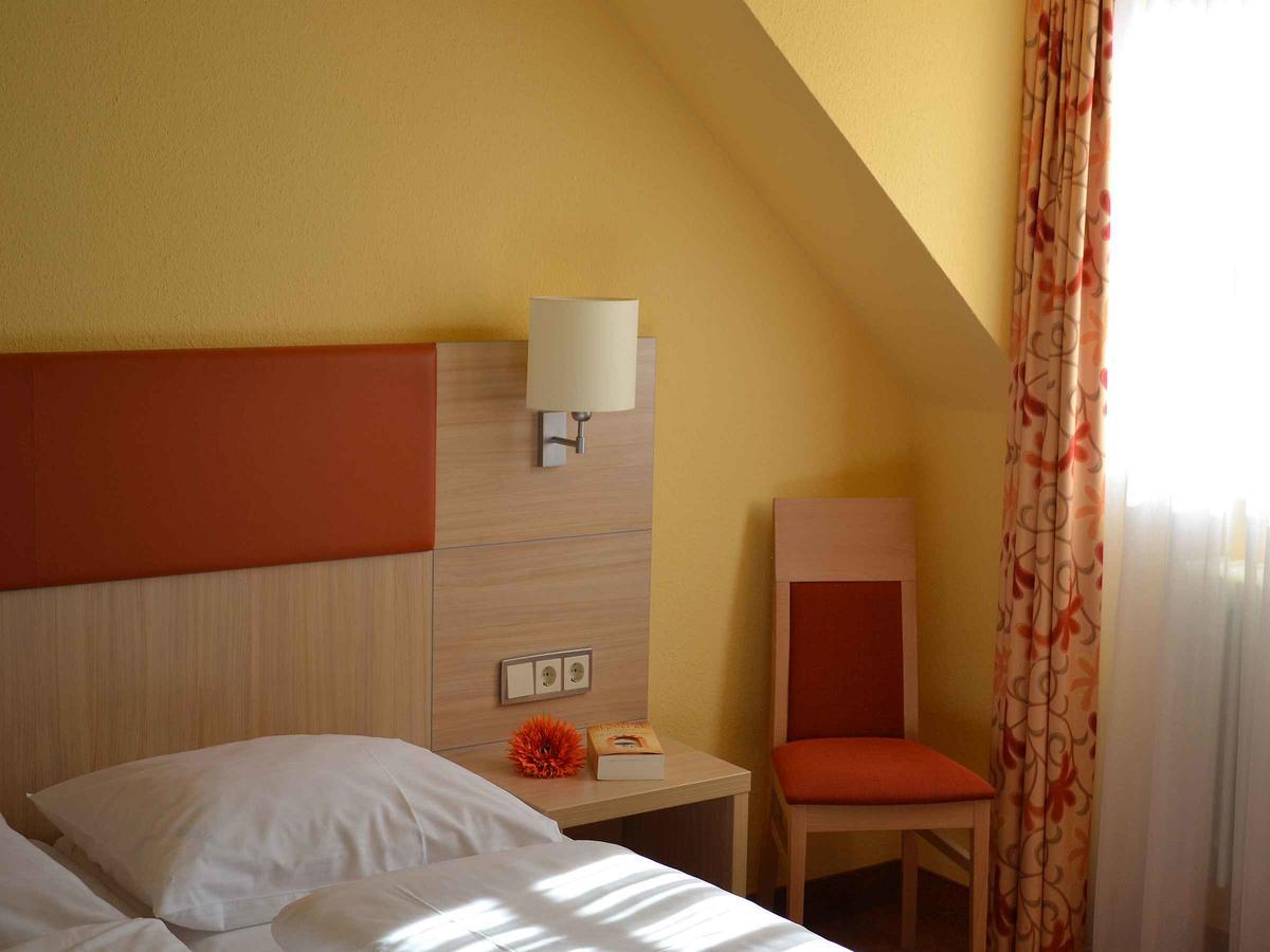 Hotel-Gasthof Rotes Ross Markt Einersheim Екстер'єр фото