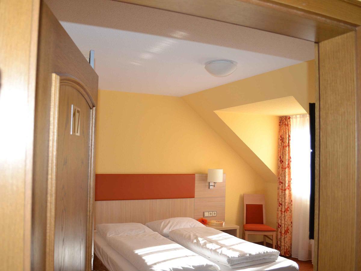 Hotel-Gasthof Rotes Ross Markt Einersheim Екстер'єр фото