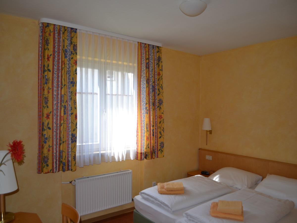 Hotel-Gasthof Rotes Ross Markt Einersheim Екстер'єр фото