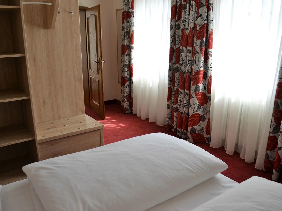 Hotel-Gasthof Rotes Ross Markt Einersheim Екстер'єр фото